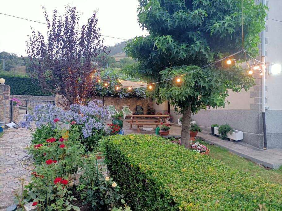 La Flor De Toranzo "Vive Los Valles Pasiegos" Prases Esterno foto